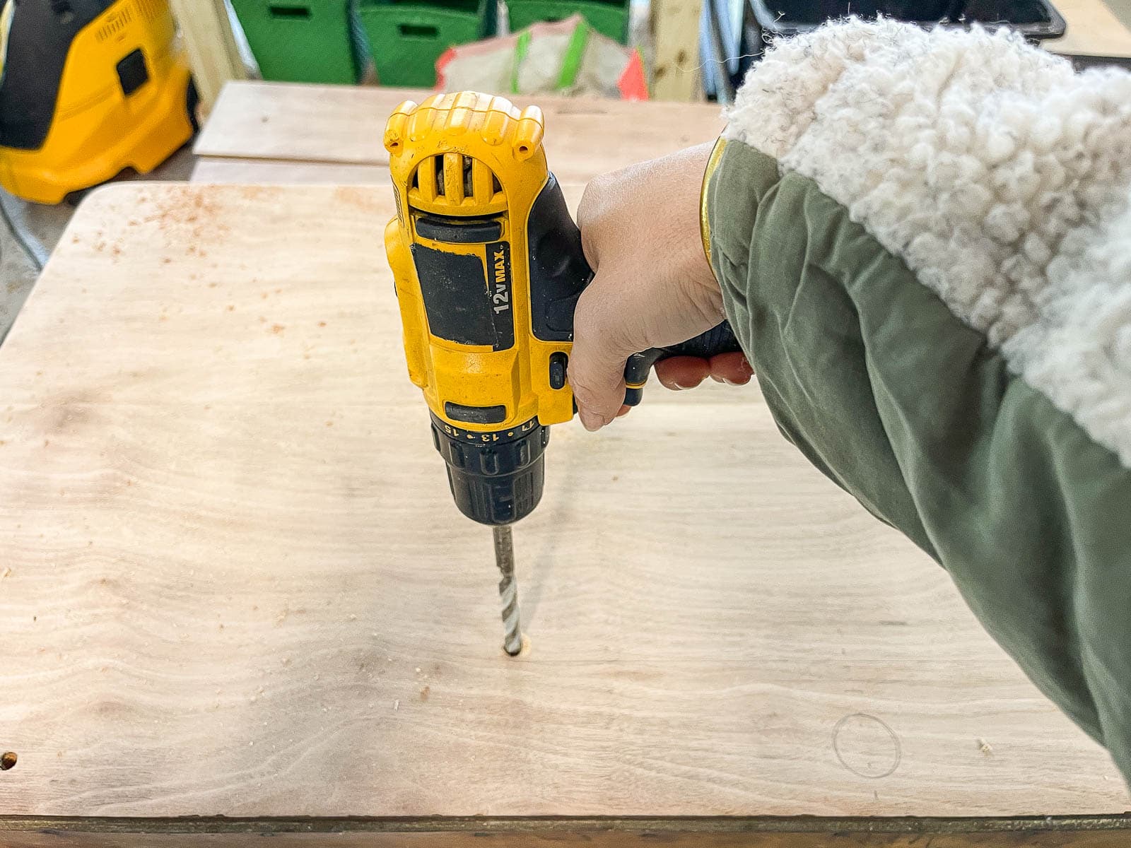 drill a starter hole in vanity for jigsaw