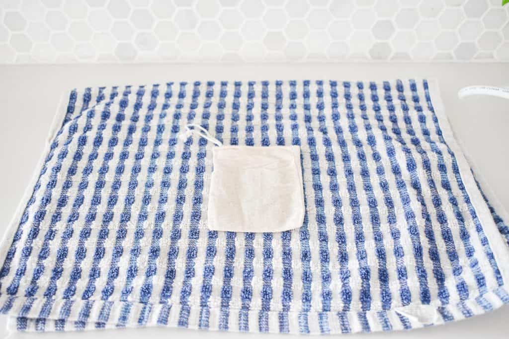 use cricut easy press to transfer iron on vinyl
