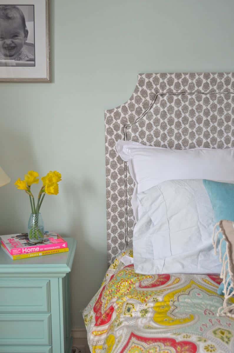 DIY upholstered belgrave headboard tutorial.