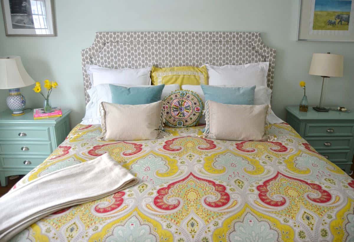 DIY upholstered belgrave headboard tutorial.