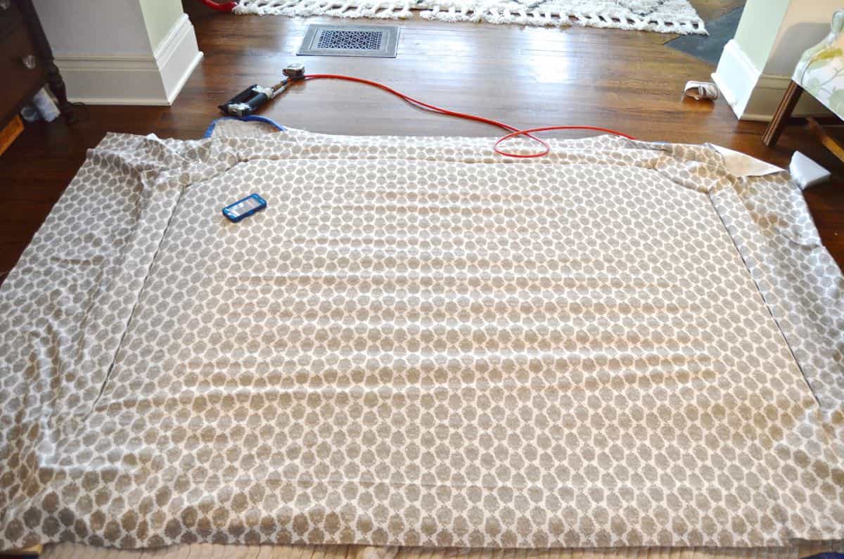 DIY upholstered belgrave headboard tutorial.