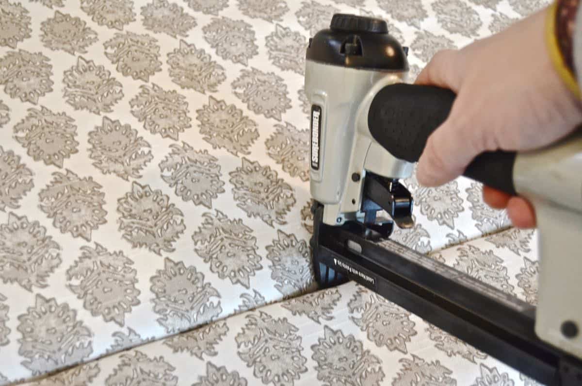 DIY upholstered belgrave headboard tutorial.
