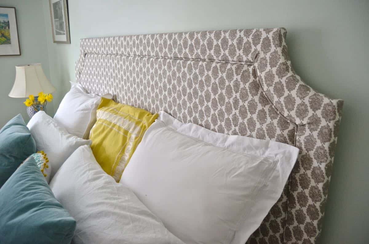 DIY upholstered belgrave headboard tutorial.