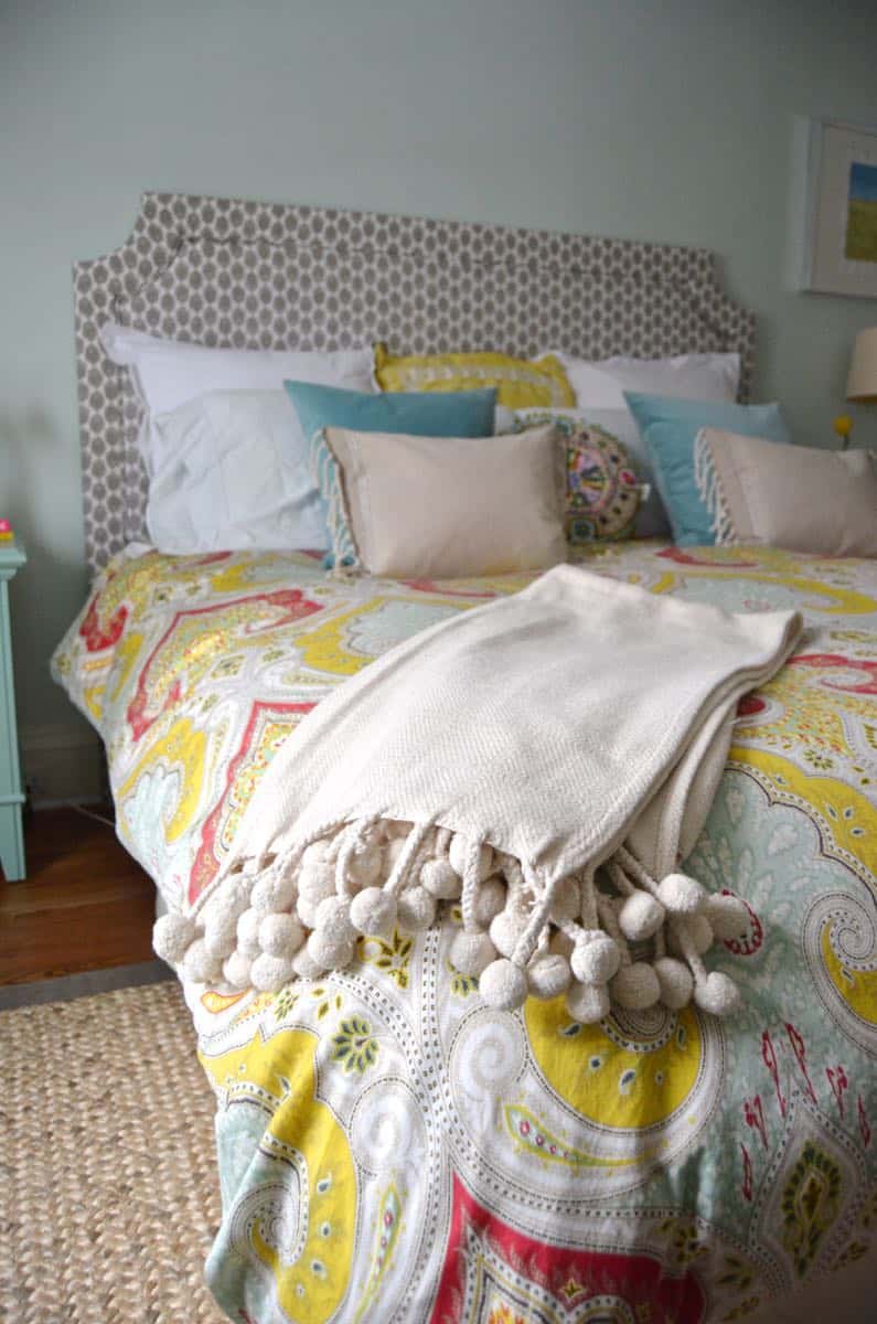 DIY upholstered belgrave headboard tutorial.