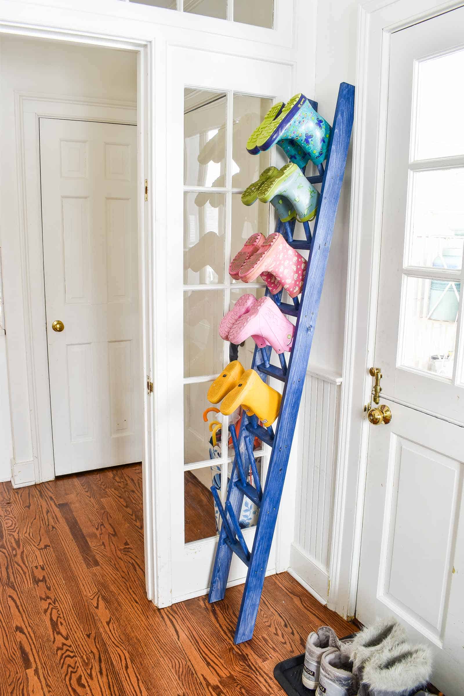 vertical boot rack