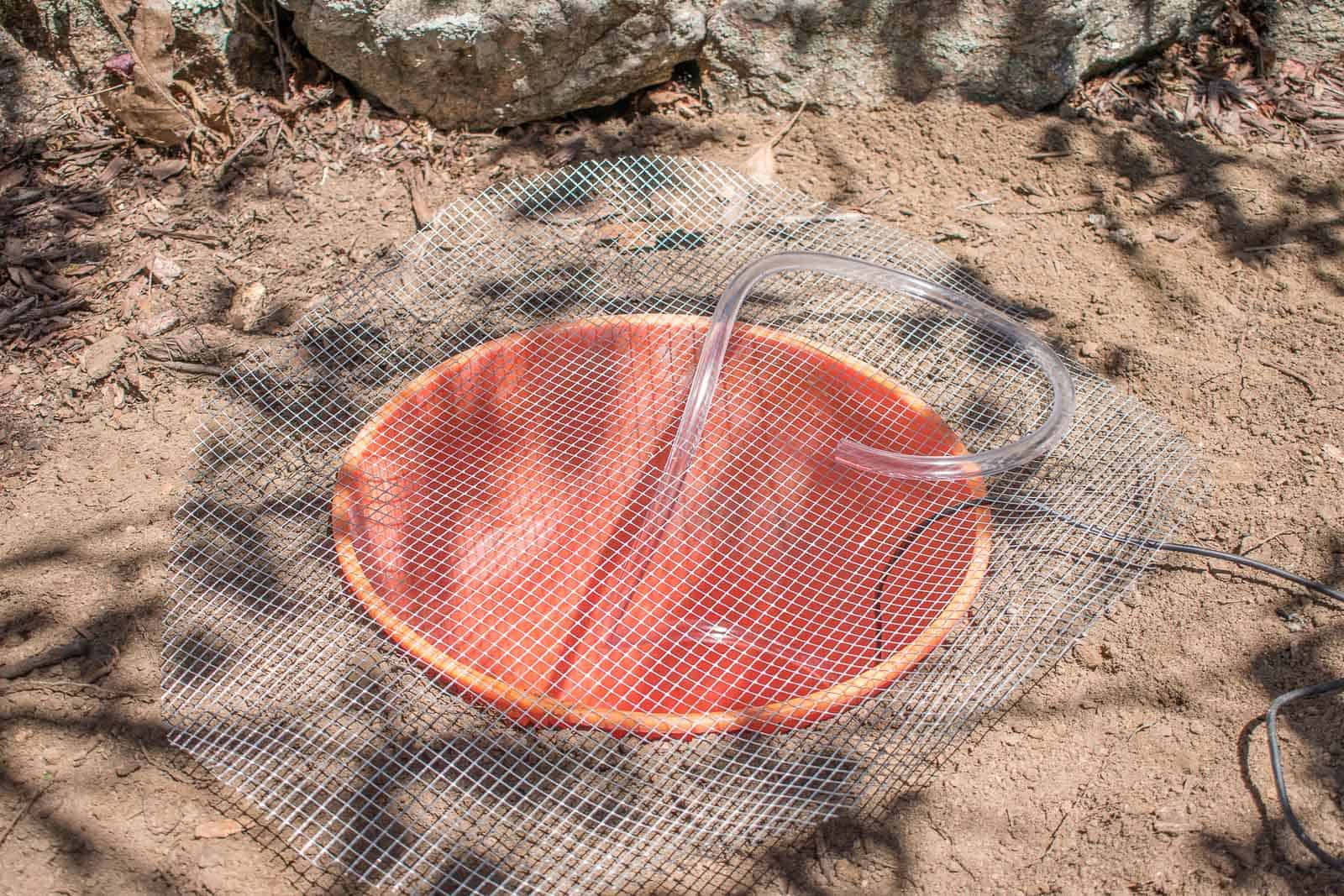 tube through center of mesh
