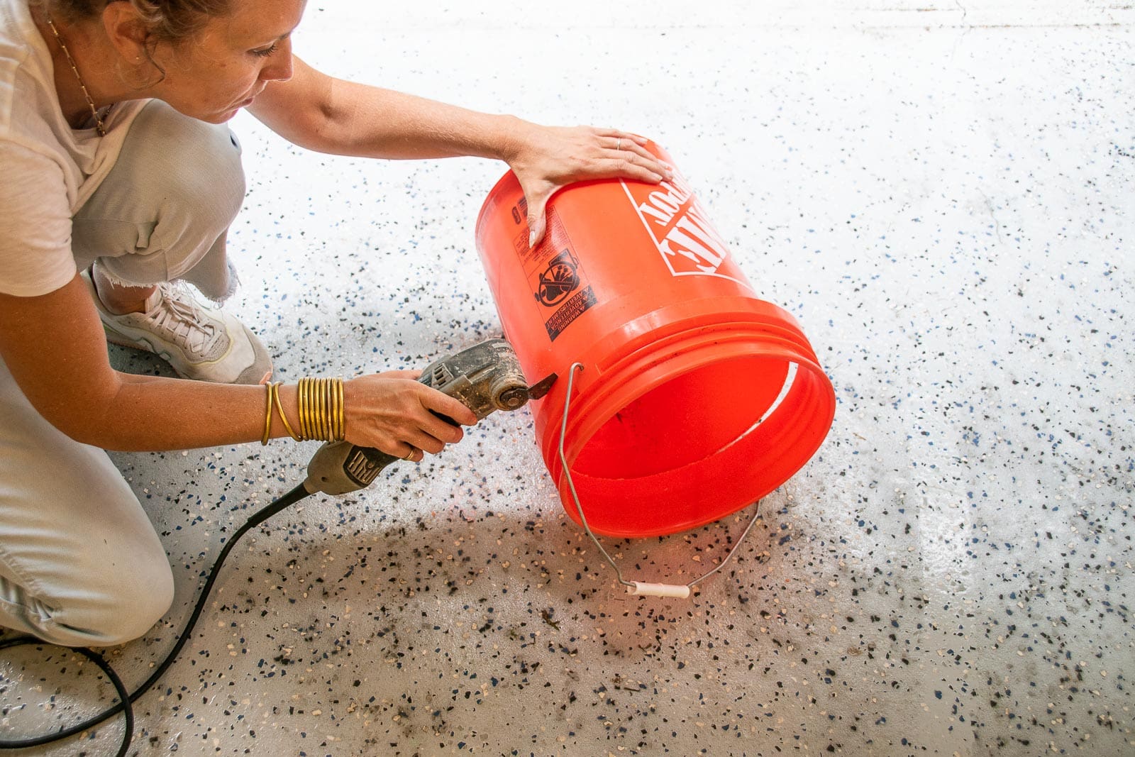 cut the bucket with a dremel multimax