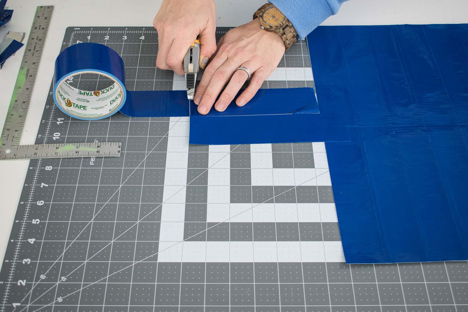 create side panels to make the bag shape