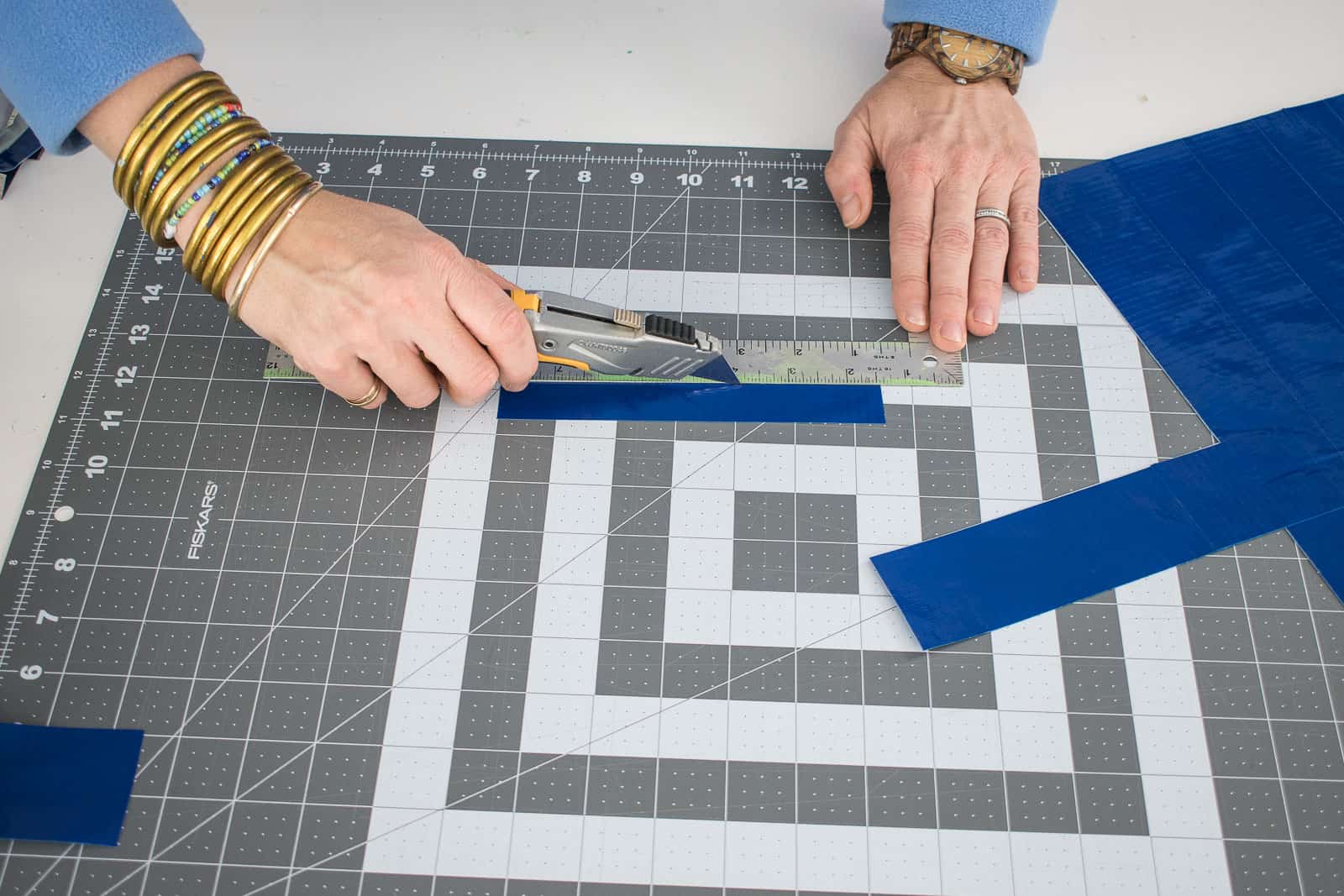 create side panels to make the bag shape