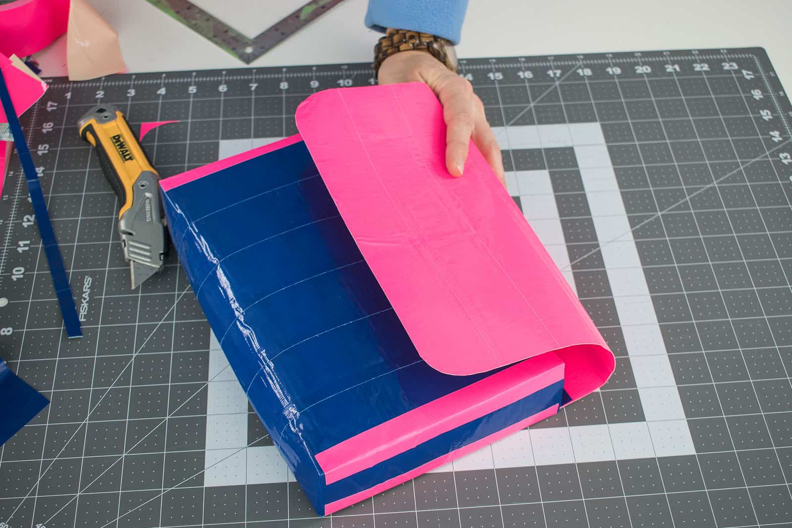 make and connect messenger bag flap