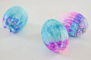 watercolor eggs with eggmazing egg decorator