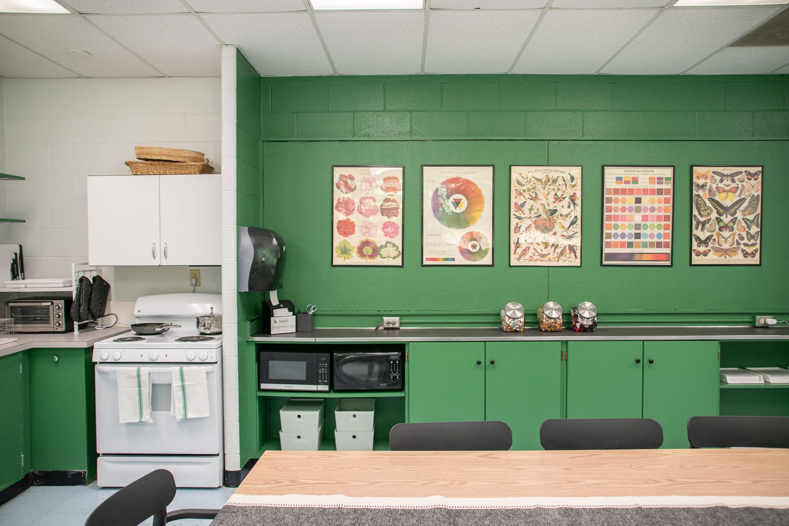Faculty Room teachers loungMakeover