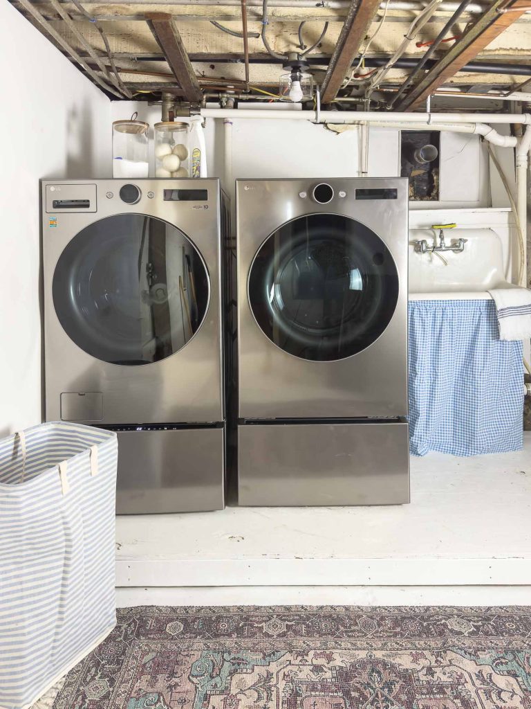flip house laundry room after