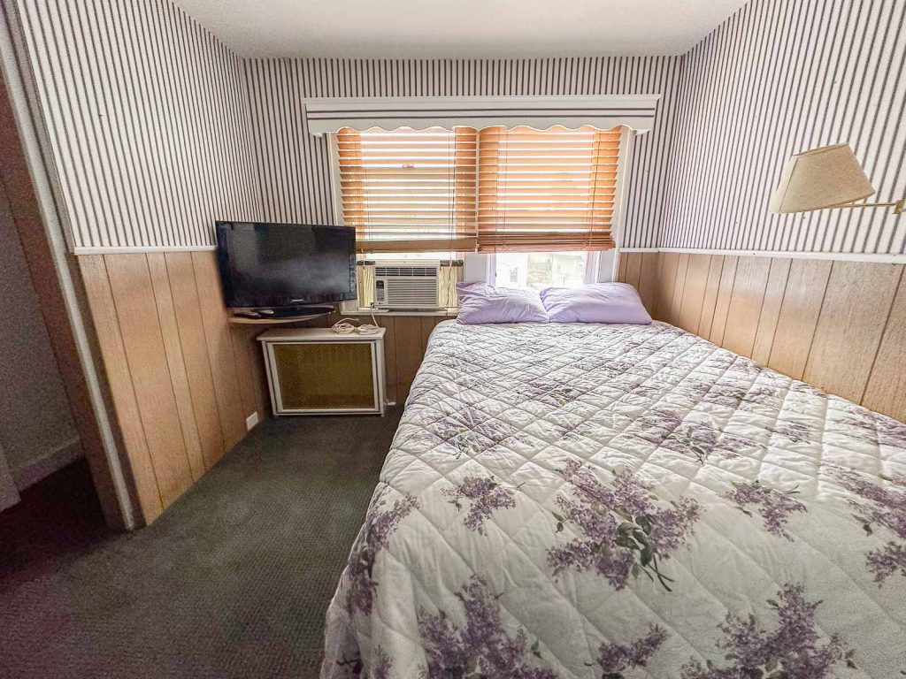 flip house upstairs bedroom before