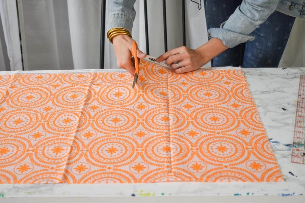 measure and cut fabric