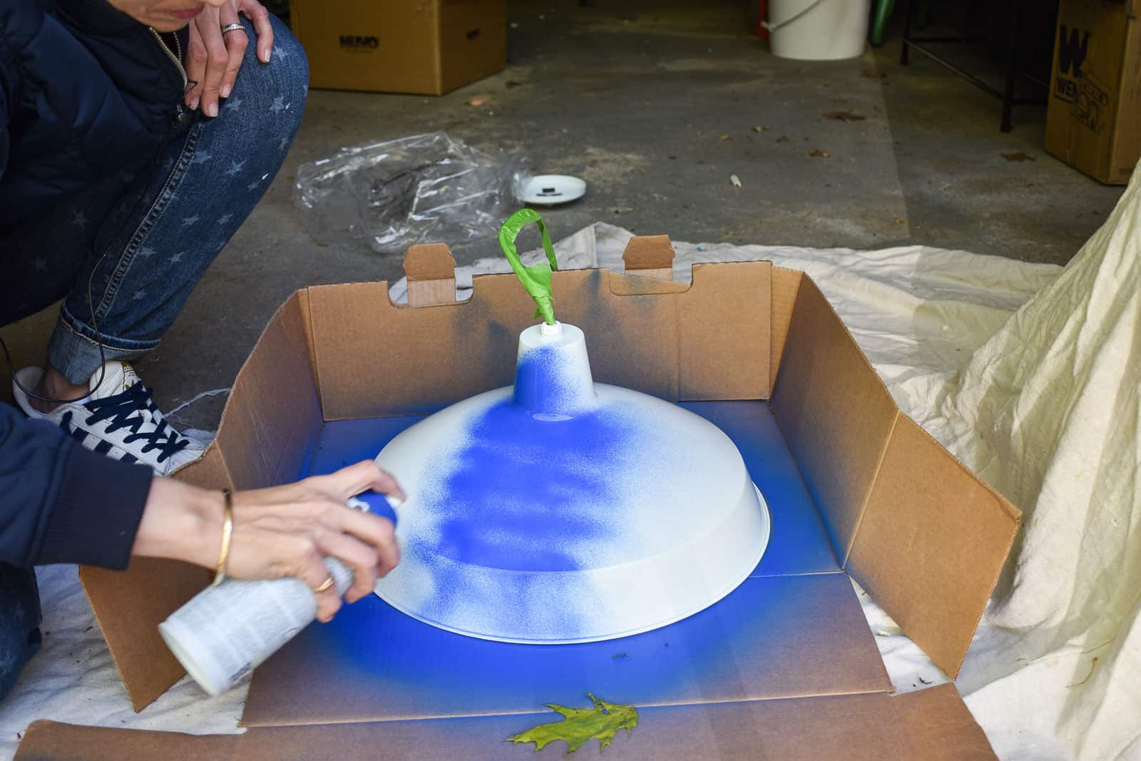 spray paint the top of the pendant light