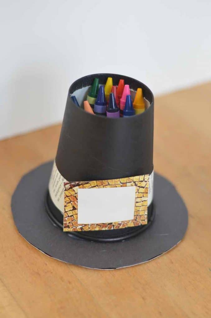 Easy and inexpensive Thanksgiving tablescape ideas.