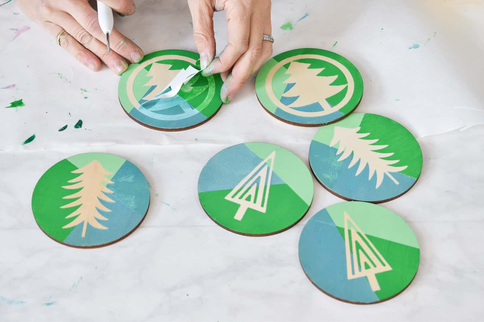 remove the stencil for your ornament