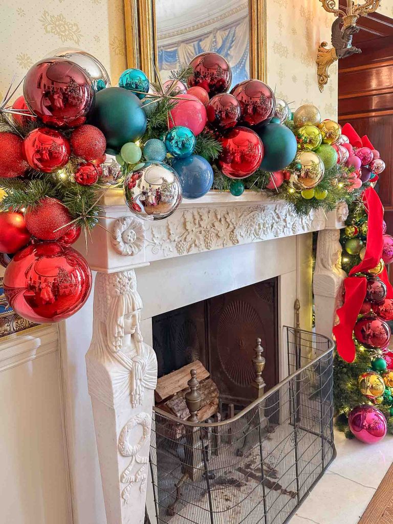 garland clusters in white house