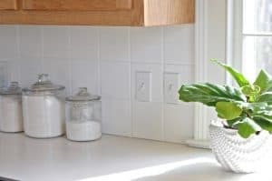 How to paint kitchen backsplash tile for an easy